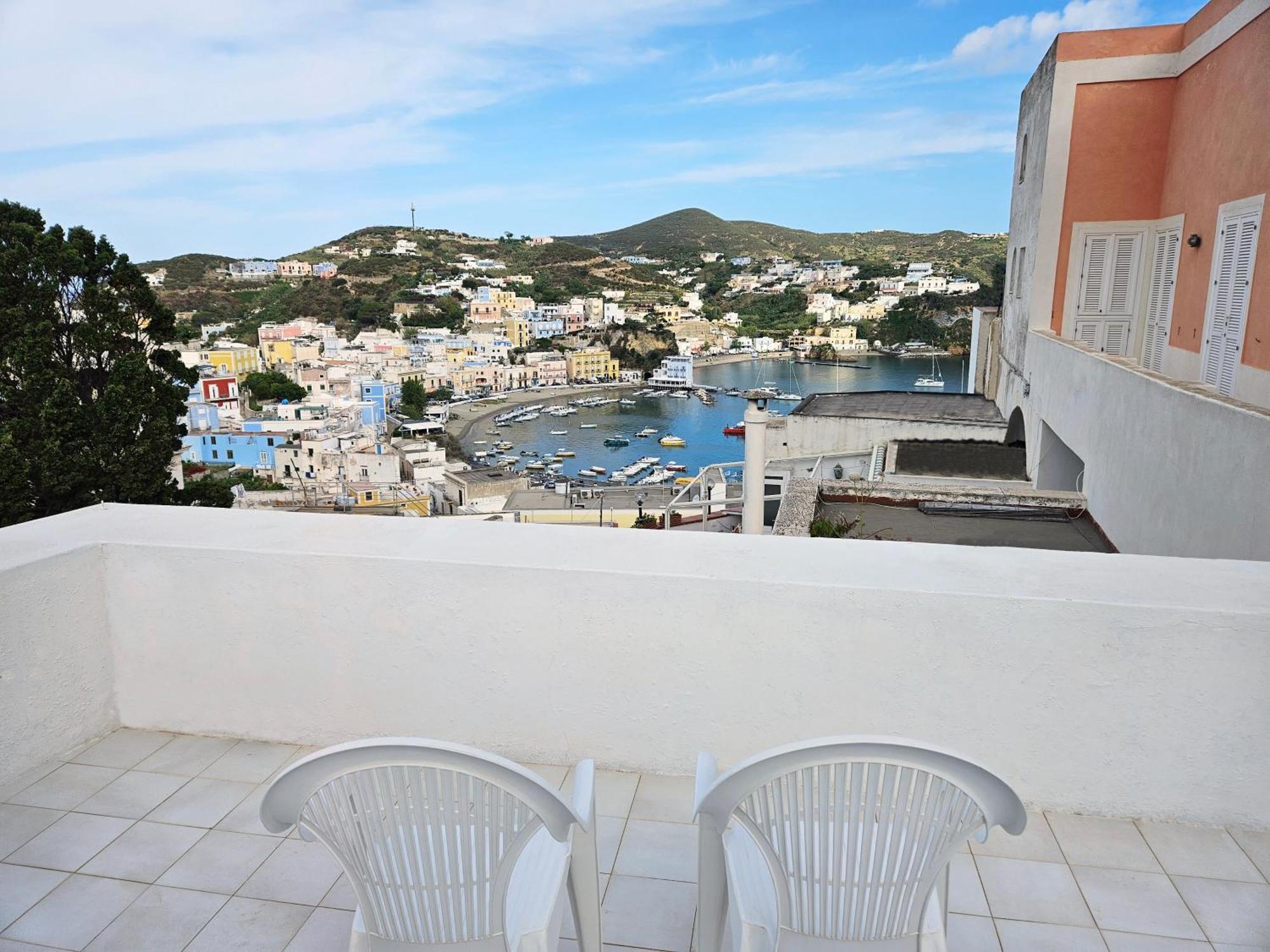 Maridea - Biscaglina Apartment Ponza Bagian luar foto