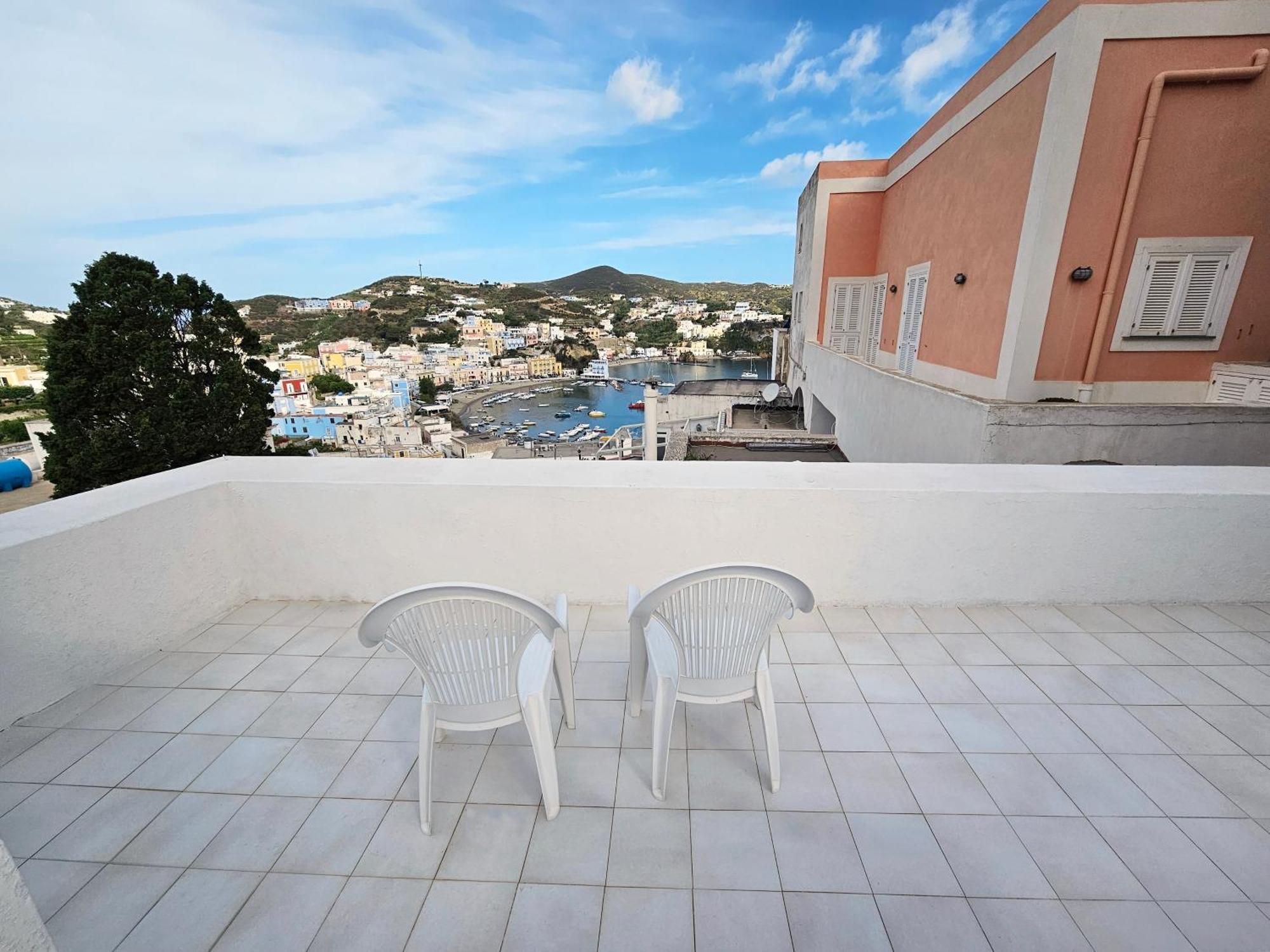 Maridea - Biscaglina Apartment Ponza Bagian luar foto